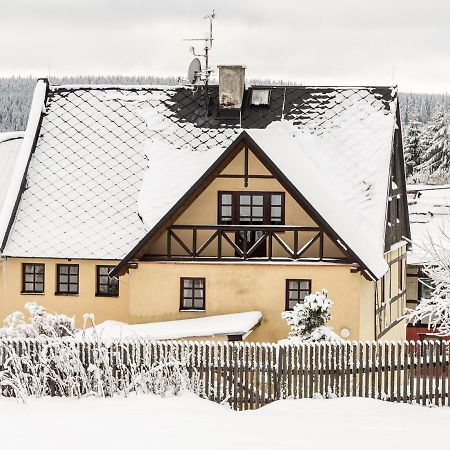 Chalupa Hrazdenka V Krusnych Horach Горни-Блатна Экстерьер фото